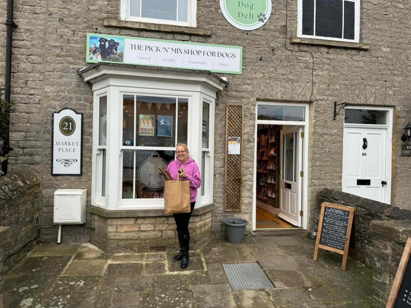 The Black Swan Hotel Leyburn Bagian luar foto