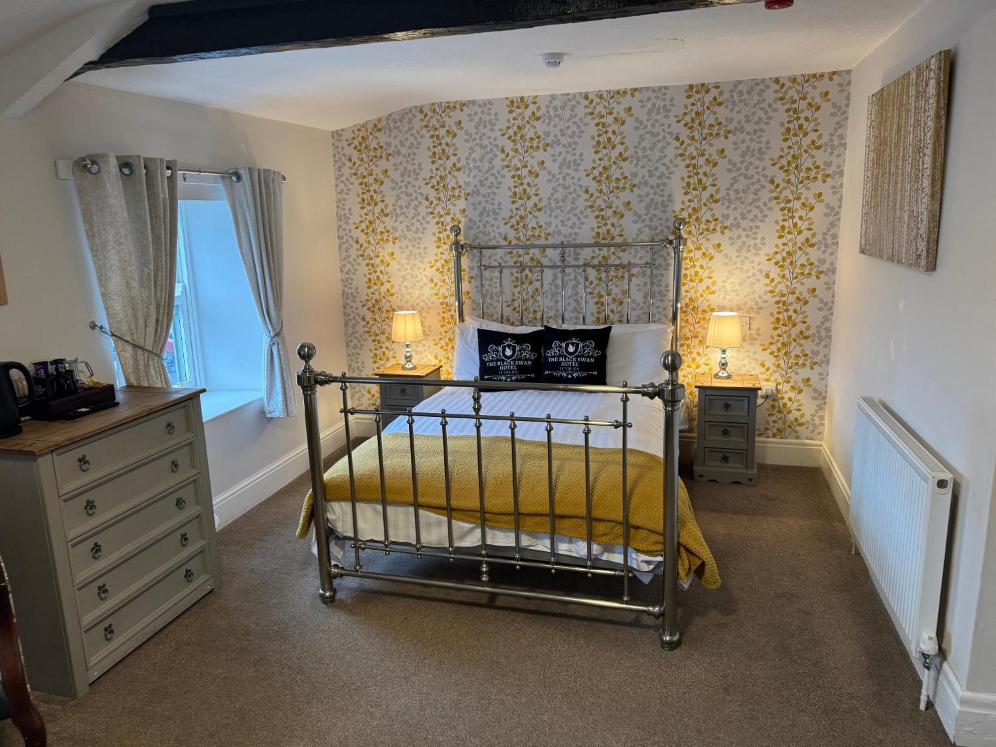 The Black Swan Hotel Leyburn Bagian luar foto