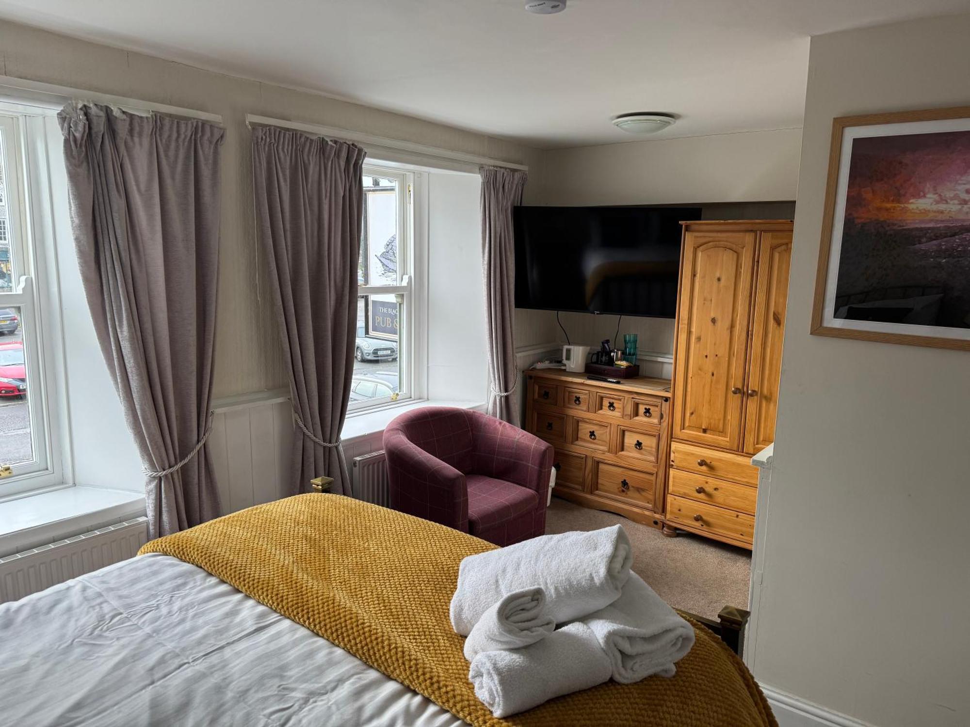 The Black Swan Hotel Leyburn Bagian luar foto