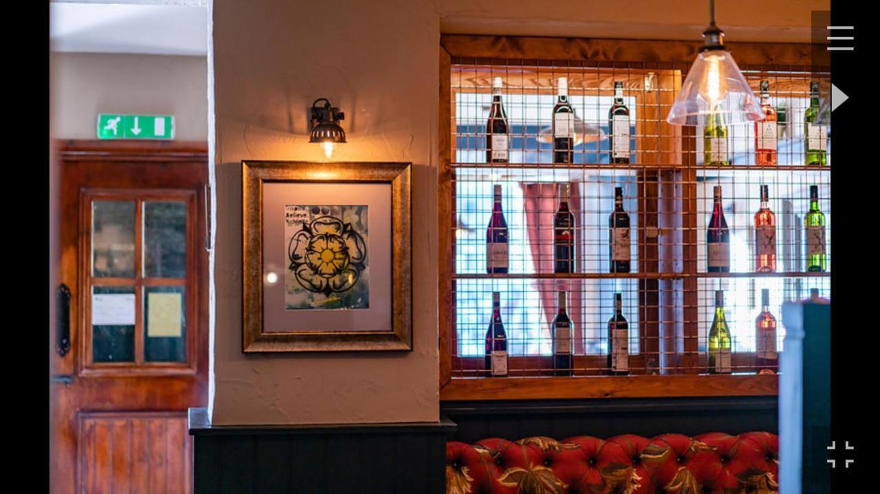 The Black Swan Hotel Leyburn Bagian luar foto